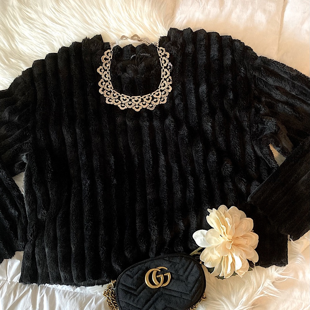 Zara NWOT Plush Black Top SZ-M